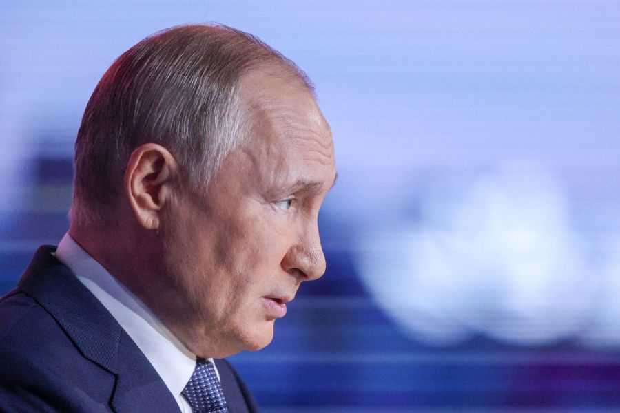 Владимир Путин указал на необходимость повысить темпы роста экономики России