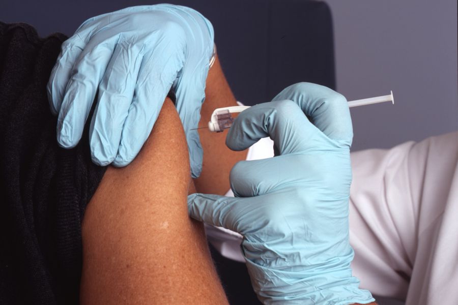 Reuters: одобрена новая американская вакцина «Nuvaxovid» от COVID-19