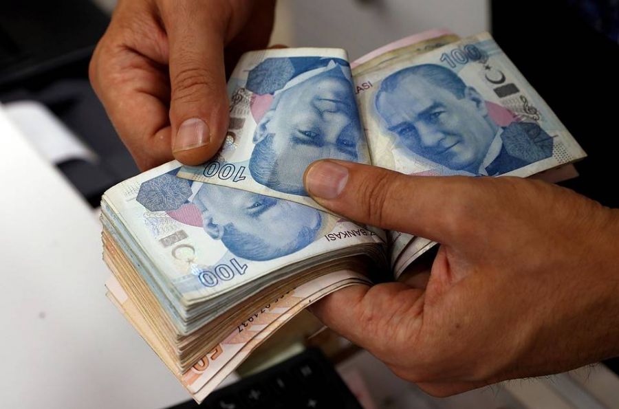 Турецкая валюта на бирже снизилась до рекордных 15,21 лиры за единицу доллара