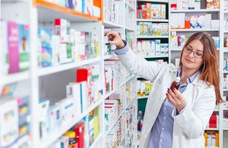 «Стали меньше болеть?»: В России всего за три месяца закрылось 2000 аптек