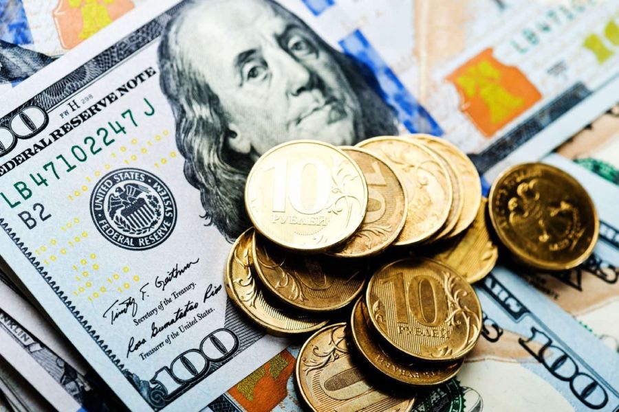 Аналитик Александров: После Нового года доллар будет стоить 73 рубля