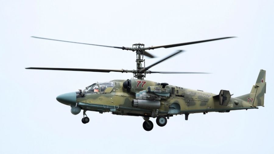В Сети появились видеокадры катапультирования экипажа вертолета Ка-52 ВКС РФ в начале СВО