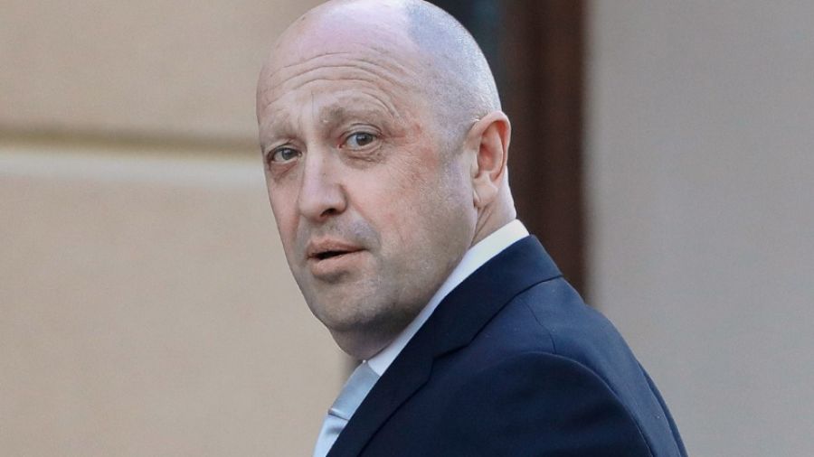 Пискарев: Госдума обсудит предложение Пригожина запретить чиновникам покидать РФ на время СВО