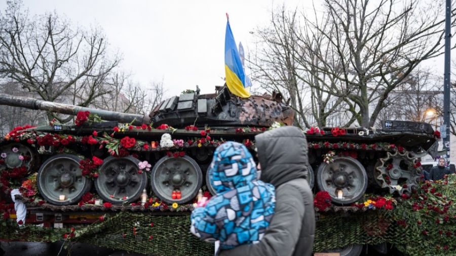 МК: Очевидцы сообщили о драках с гражданами Украины около российского танка Т-72 в Берлине