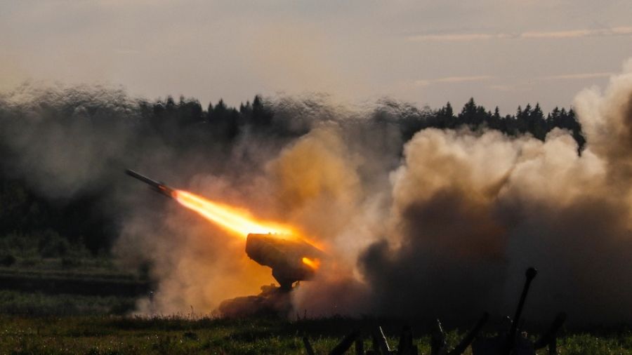 Артиллеристы ВС РФ разбили колонну резерва ВСУ, прорывавшуюся в Артемовск из Часова Яра