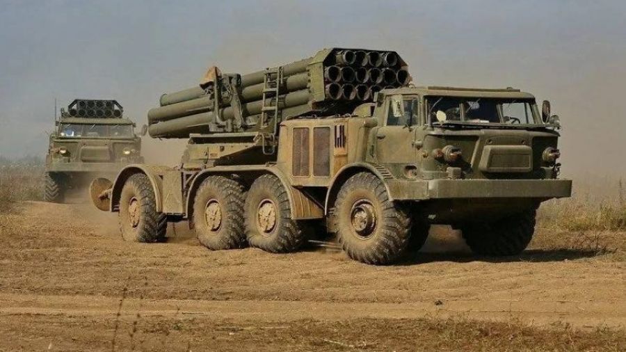 Минобороны РФ опубликовало кадры боевой работы расчетов РСЗО "Ураган" в зоне СВО