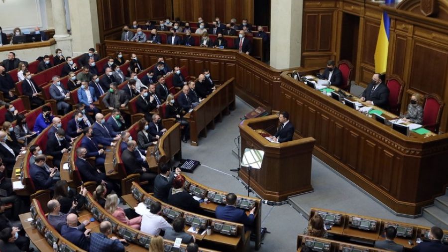 МК: Украинские депутаты на фоне мобилизации в армию ВСУ отправили детей по заграницам