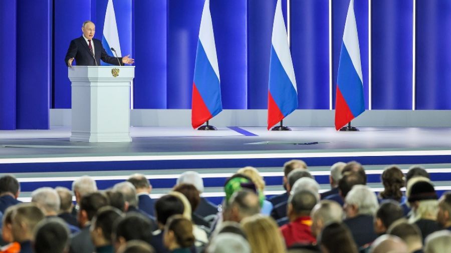 МК: политэксперты допустили, что нужно готовиться к противостоянию после послания Путина