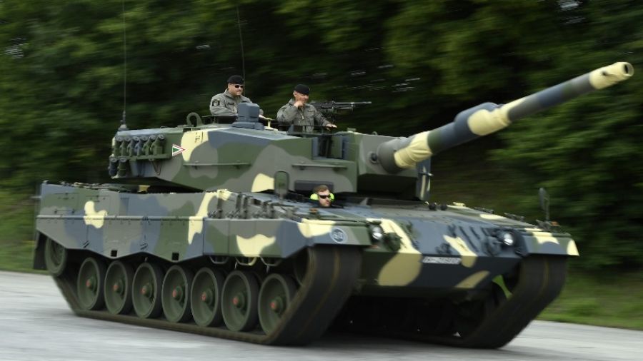 West: в Австралии появился танк Leopard с символами Z и лозунгом «Слава России!»