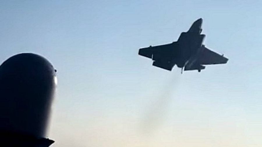 Лётчик ВВС США назвал причину крушения самолета F-35С на авианосце Carl Vinson