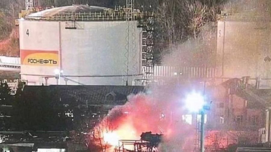 РВ: В Туапсе беспилотники ВСУ атаковали нефтебазу