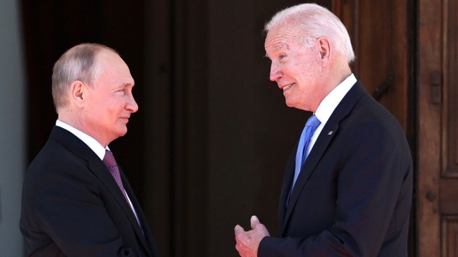 МК: Политолог Баширов предрек "схватку" президентов США Байдена и России Путина 21 февраля