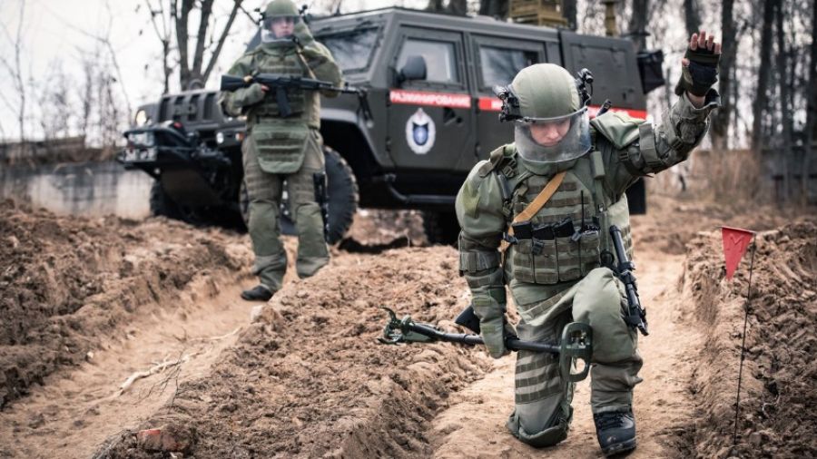 Военкор «Известий» Ольков проинформировал, как проходит разминирование Мариуполя