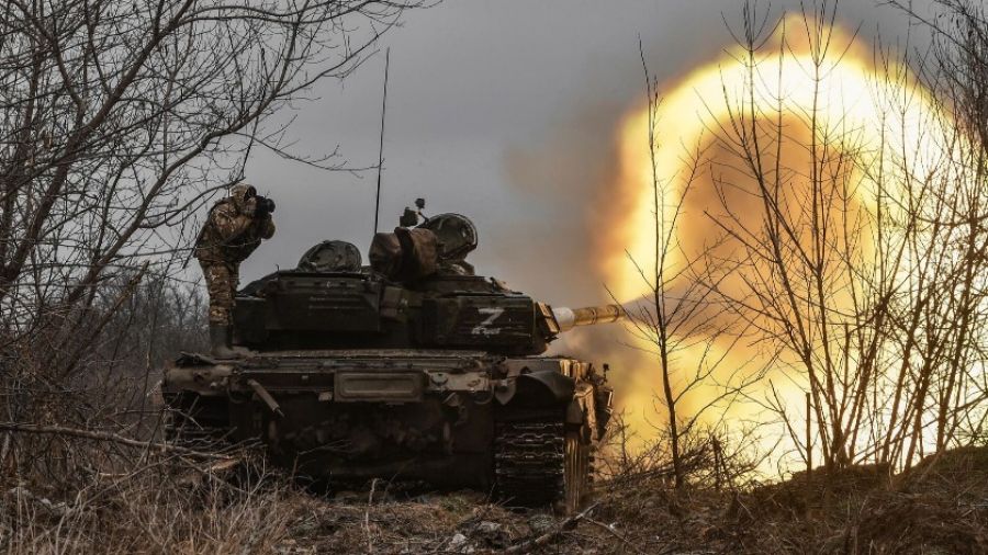 МК: Полковник Киселев проинформировал, что ВС России окружили Артемовск с трех сторон