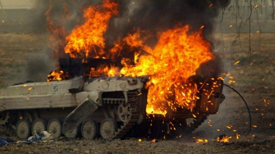 RusVesna: танк уничтожает бронетехнику ВС Украины на фронте у Сватово-Кременной