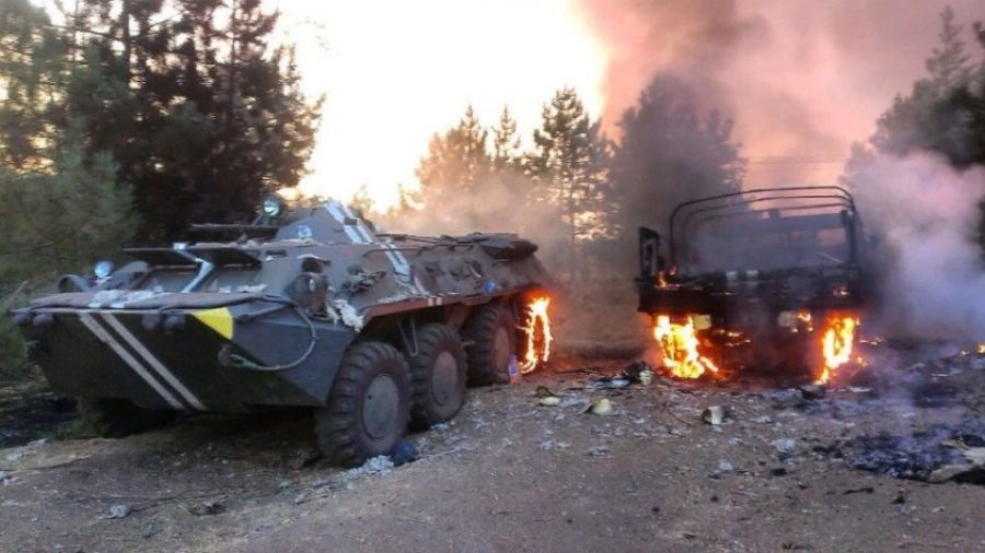 Российская артиллерия уничтожила броневик "Казак" ВС Украины на ходу из САУ "Гиацинт"