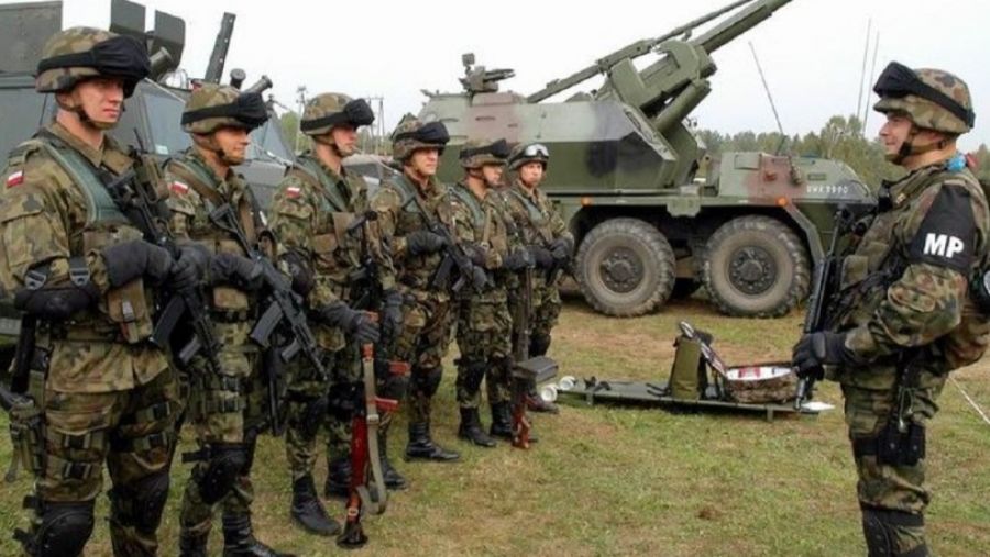 Генерал ВС Польши Коморницкий заявил о необходимости наступательной войны против России