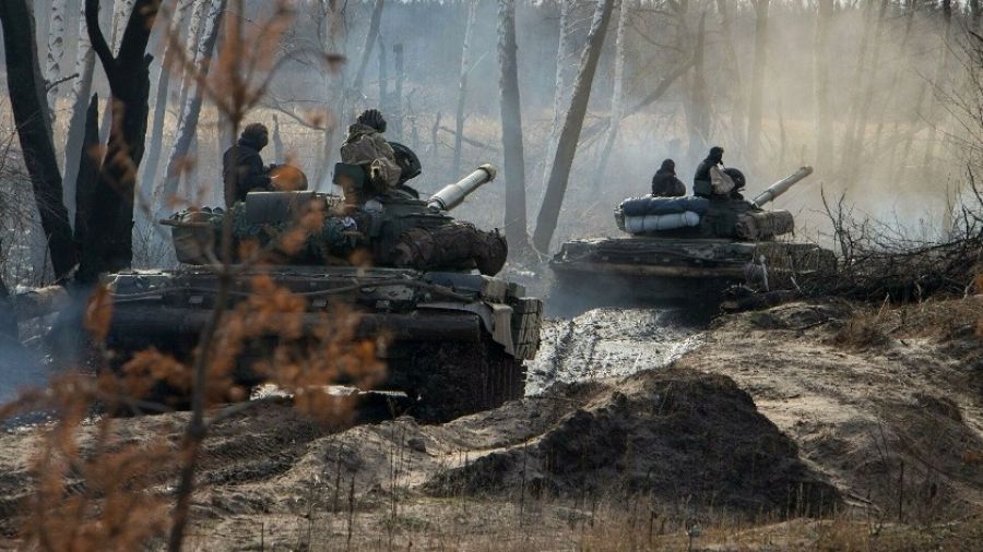 Бойцы 100-ой ОМСБр. НМ ДНР уничтожают бронетехнику ВС Украины
