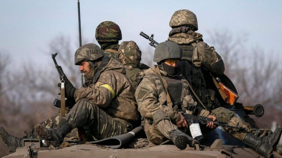 Уцелевшие в Соледаре бойцы ВС Украины пожаловались Зеленскому на приказы командира