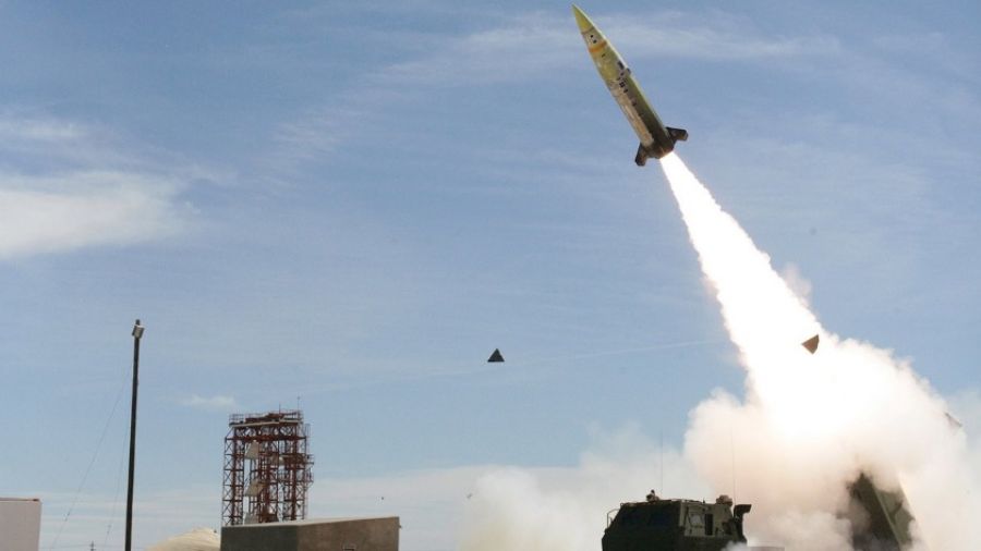 МК: Подоляк потребовал добавить к западным танкам авиацию и дальнобойные ракеты стран НАТО