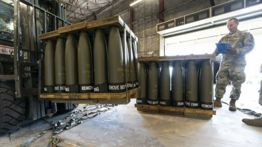 NYT: Пентагону потребуется два года для увеличения производства 155-мм снарядов для Украины