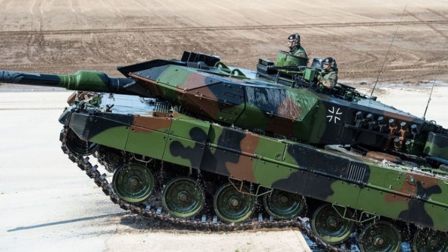 Часть танков Leopard 2 могут отправить в Киев