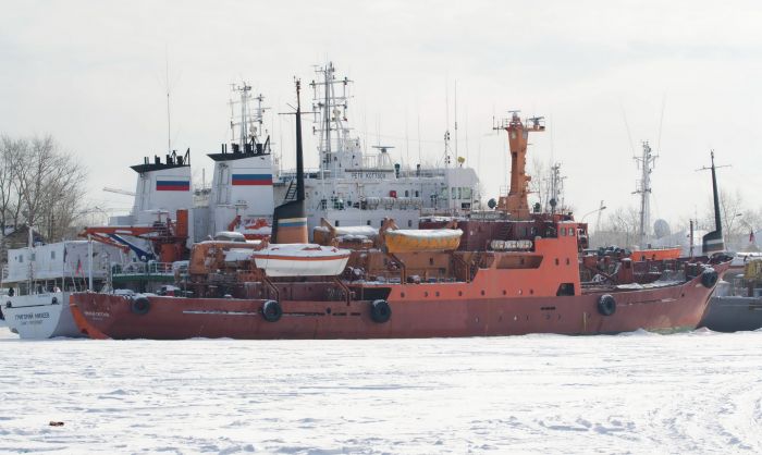 У корабля, который экспортирует нефть в Азию, повредилось оборудование, но он сможет доставить товар в срок.