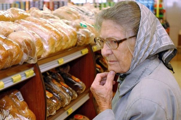 Пенсионеров РФ предупредили о девальвации пенсий и росте цен с января 2022 года