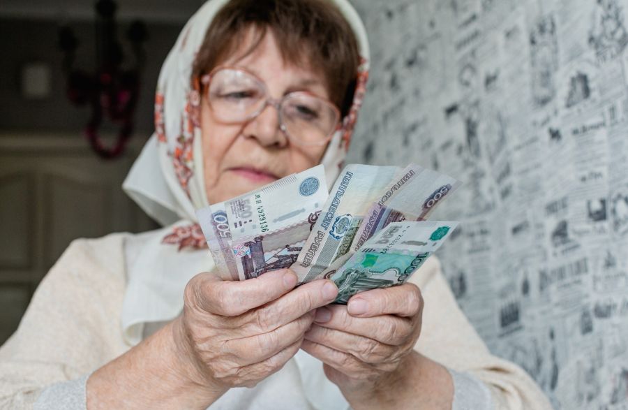 В феврале пенсионерам в РФ доначислят 2,7% к пенсии за январь