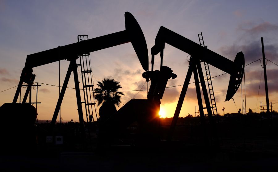 Запасы нефти в США за неделю упали на 2 миллиона баррелей