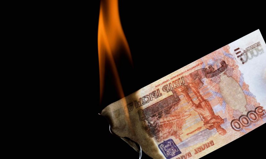 Россиян предупредили о девальвации рубля и «обнулении» всех сбережений в 2022 году