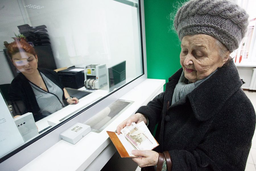 Работающих пенсионеров РФ ждет два «неприятных сюрприза» в 2022 году