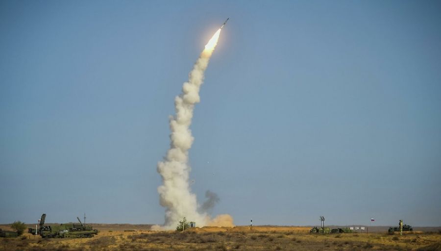 Опубликовано видео прорыва ПВО Украины российскими крылатыми ракетами в Днепропетровске