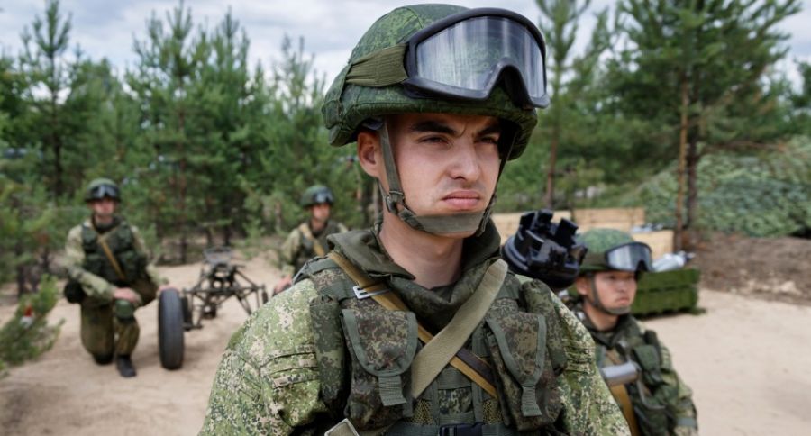 Военный эксперт Сивков рассказал, какие решения приходится принимать военным ВС РФ