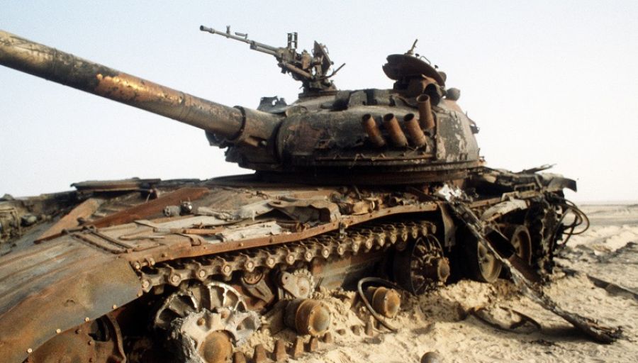 Украинские националисты заварили в танке 18-летних парней