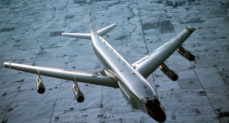 ВО: Самолеты-разведчики RC-135W Rivet Joint Британии кружат над Чёрным морем