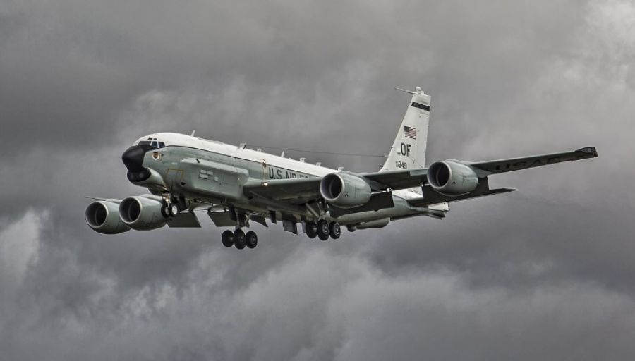 Разведывательный самолет США устроил опасную провокацию в 44 километрах от границ РФ