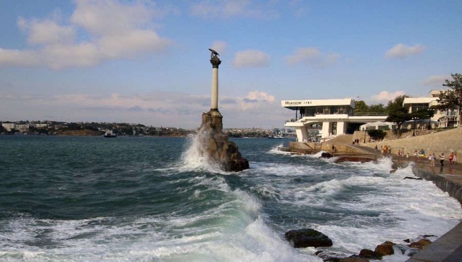 СП: День ВМФ России в Севастополе вместе со штабом Черноморского флота РФ подорван Киевом
