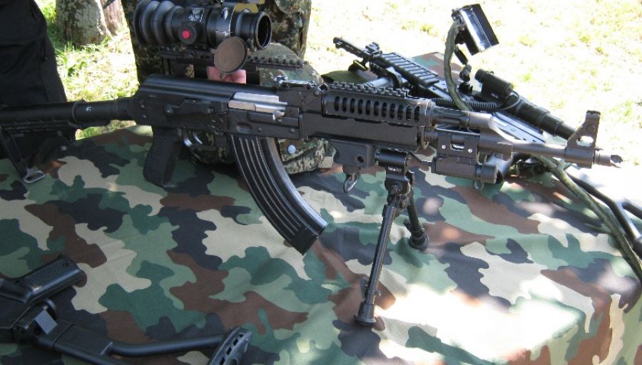 Британия закупила неназванное число автоматов из Югославии Zastava M70 для ВСУ