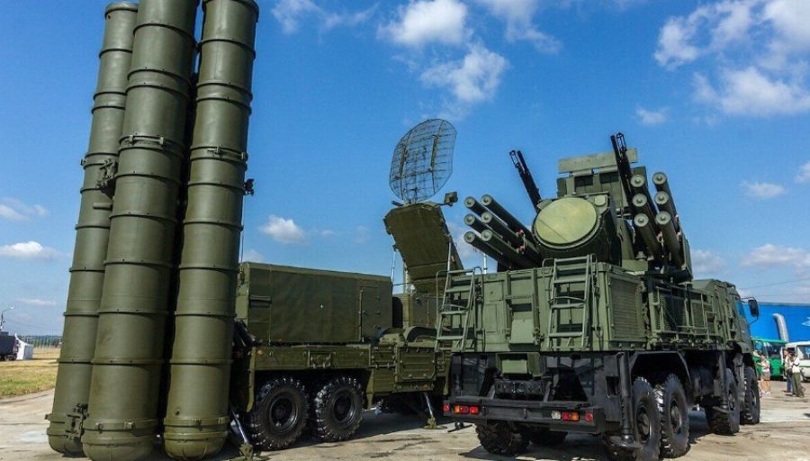 В небе над Херсоном сработали не менее 15 ракет противовоздушной обороны РФ