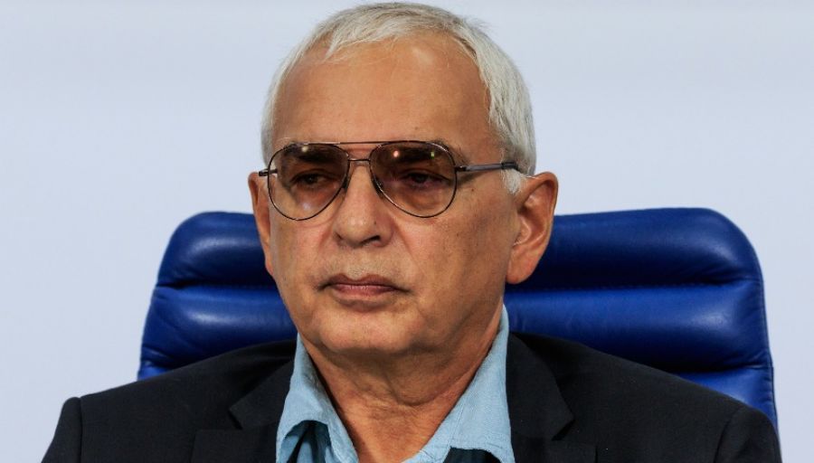 Режиссер Карен Шахназаров предостерег от съемок кино про СВО на Украине