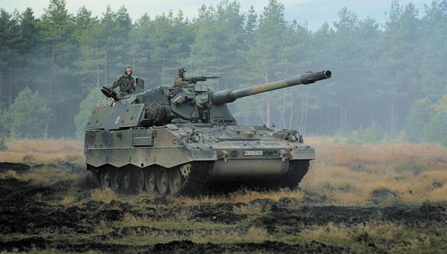 Ополченцы НМ ДНР подбили немецкую супергаубицу PzH 2000 при помощи немецкого же гранатомёта