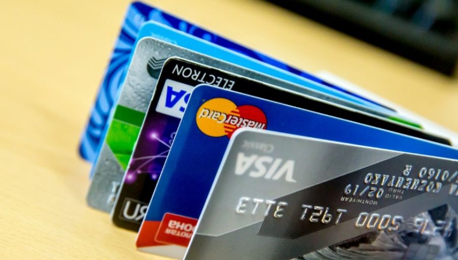 Россиян предупредили о списании 15 000 рублей с карты после 5 июля 2022 года