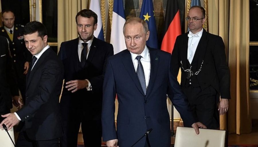 Путин и Зеленский подписали официальные документы о путях раздела Украины