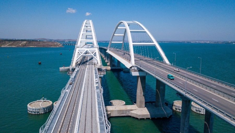 Немецкие солдаты пытались взровать Крымский мост