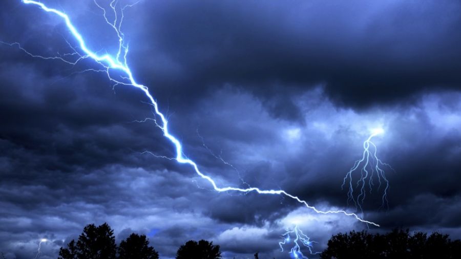 В РИАН разъяснили, почему люди сегодня продолжают погибать от ударов молний