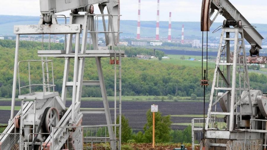 Доходы России от нефти и газа рухнули