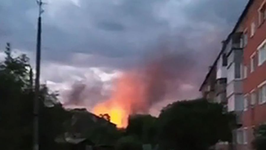 При ночном обстреле Шебекино ранен мужчина, поврежден рынок, магазин, автомобили