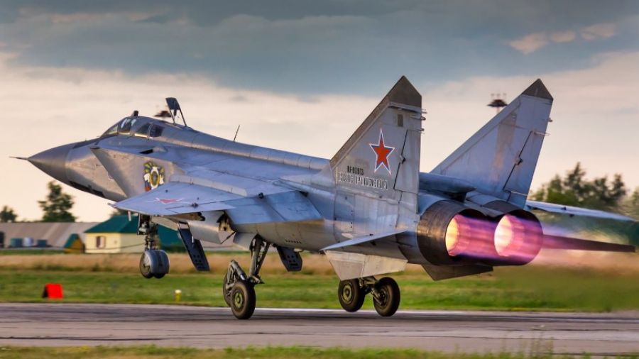 Тихоокеанский флот сообщил об аварии самолета МиГ-31 на Камчатке, идет поиск экипажа