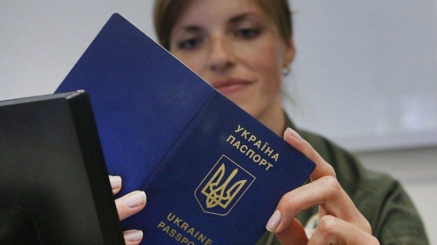 Зеленского попросили защитить права граждан, причисляющих себя к «украинской нации»